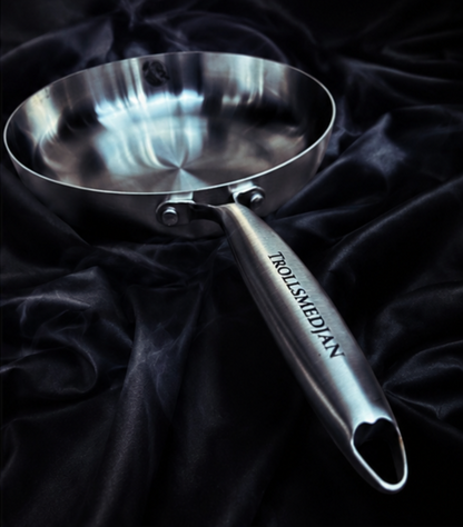 Trollståls Pastapanna – Rostfri med höga kanter